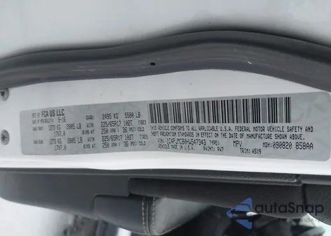 2017 Jeep Cherokee Latitude 4X4 z USA, uszkodzony, nr VIN 1C4PJMCB0HW547343